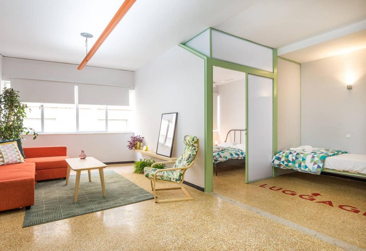 Delfini Home Plaka/Acropolis Атина Екстериор снимка